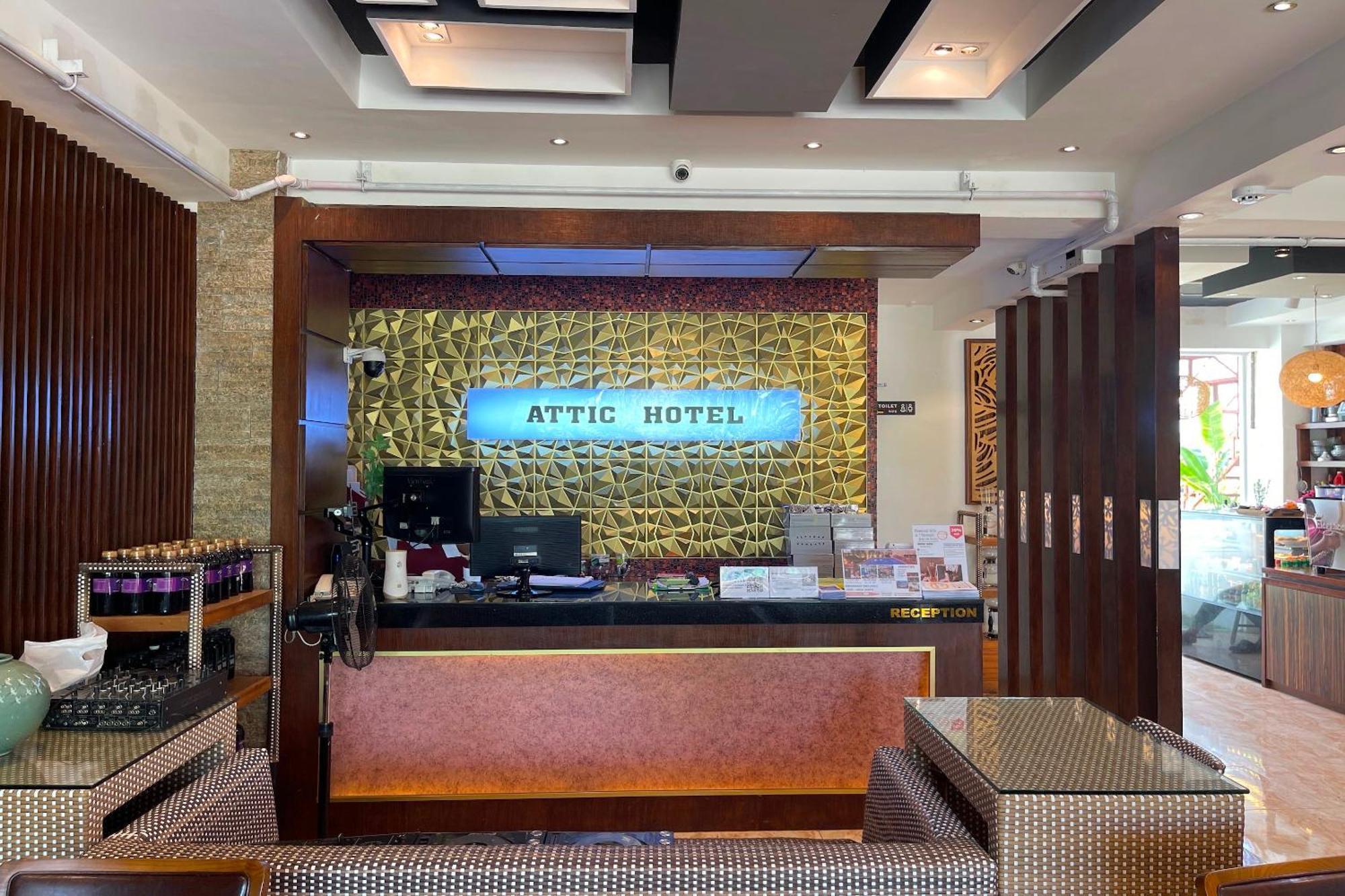 Attic Capsule Hotel Marigondon  エクステリア 写真